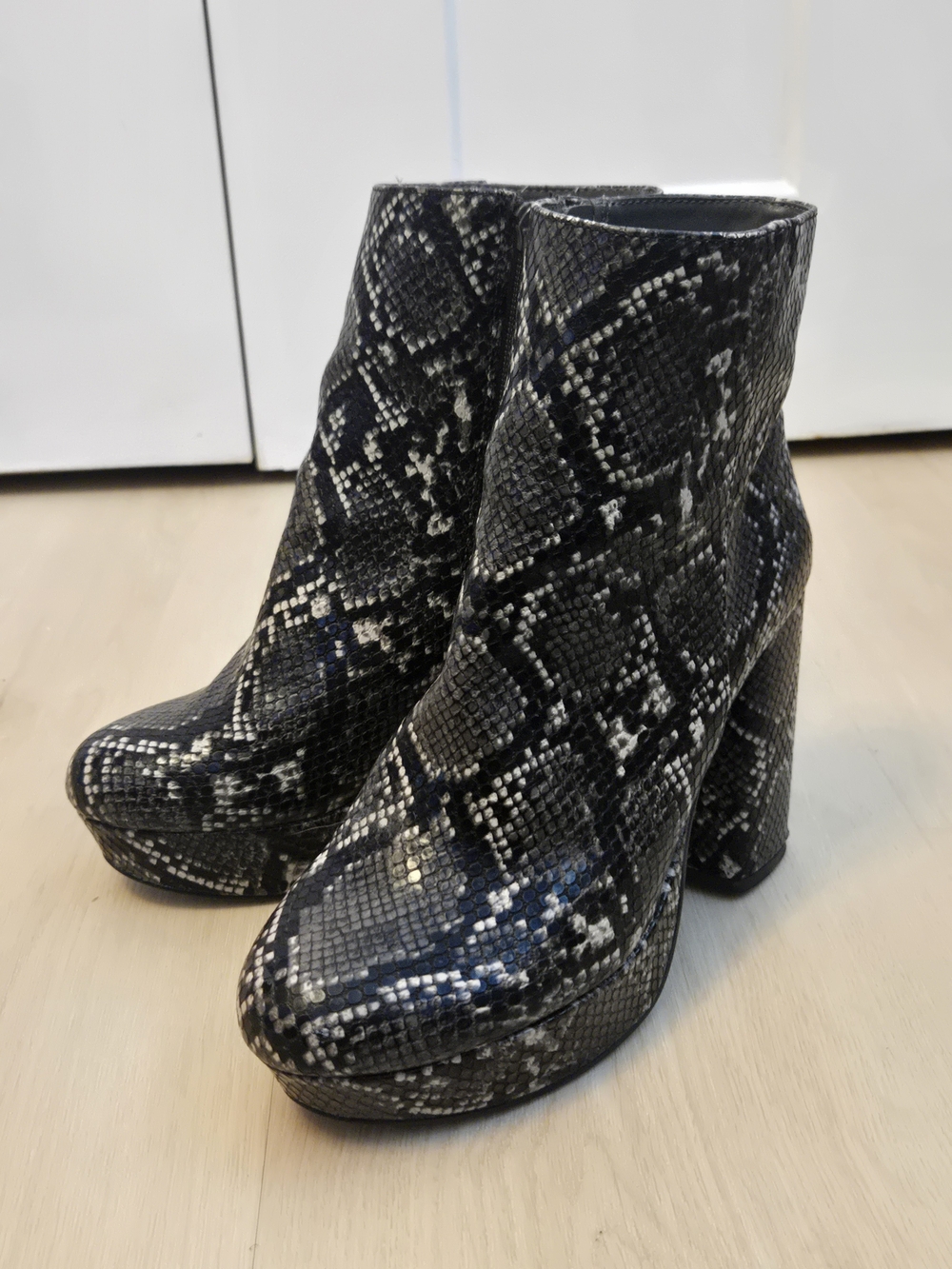 Steve Madden Black Snake-Print Platform Ankle Boots